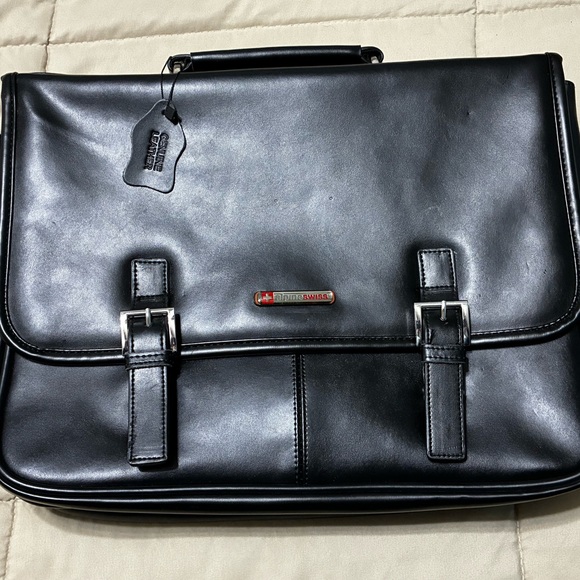Alpine Swiss Other - Alpine Swiss Messenger Black Leather Laptop/Brief Case Bag With Buckle Closure